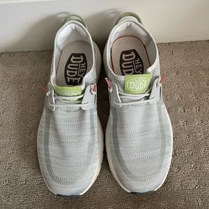 HEYDUDE sirocco in mint. Size 11 worn twice.